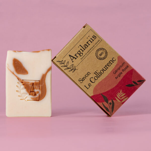 Savon naturel avec emballage en carton biologique